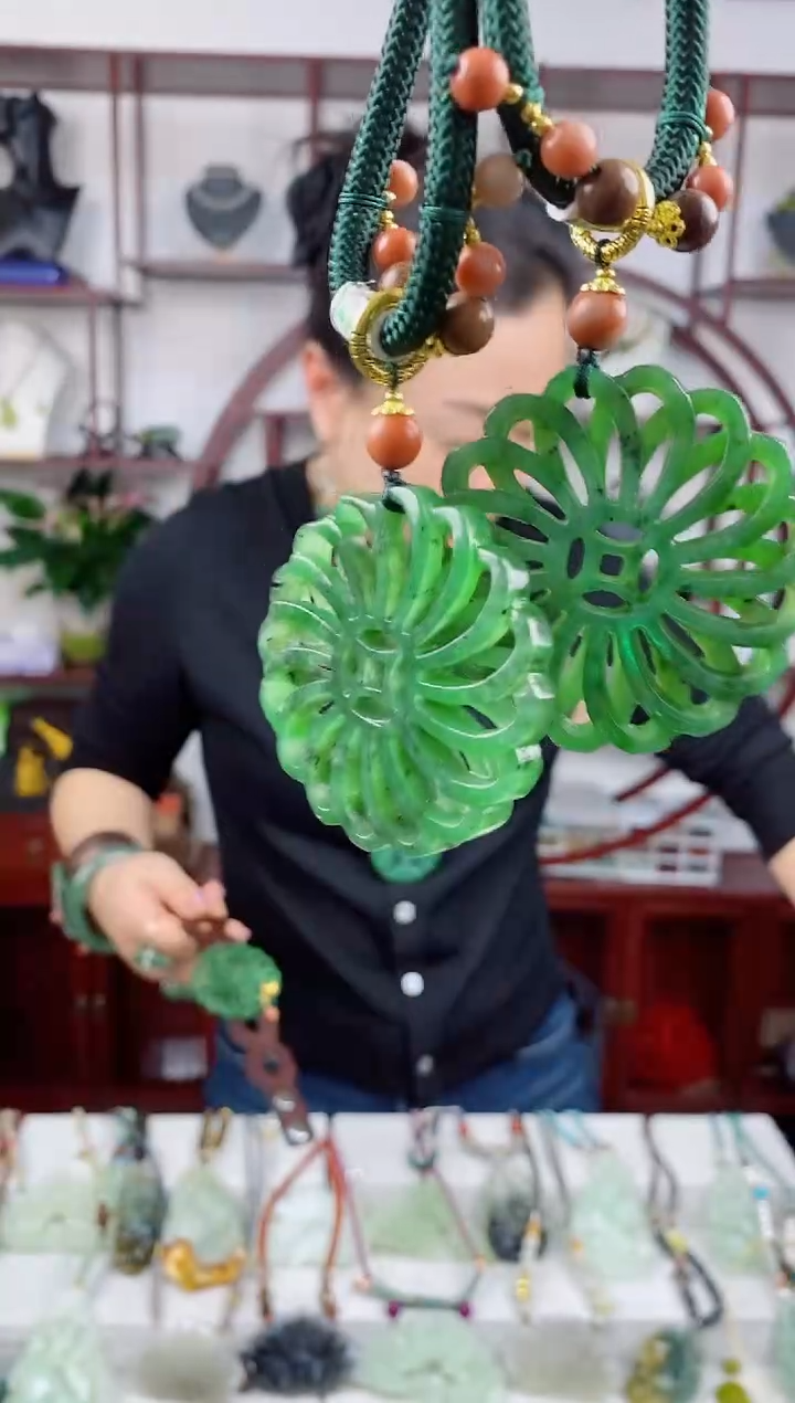 颈饰未镶嵌和田玉时来运转