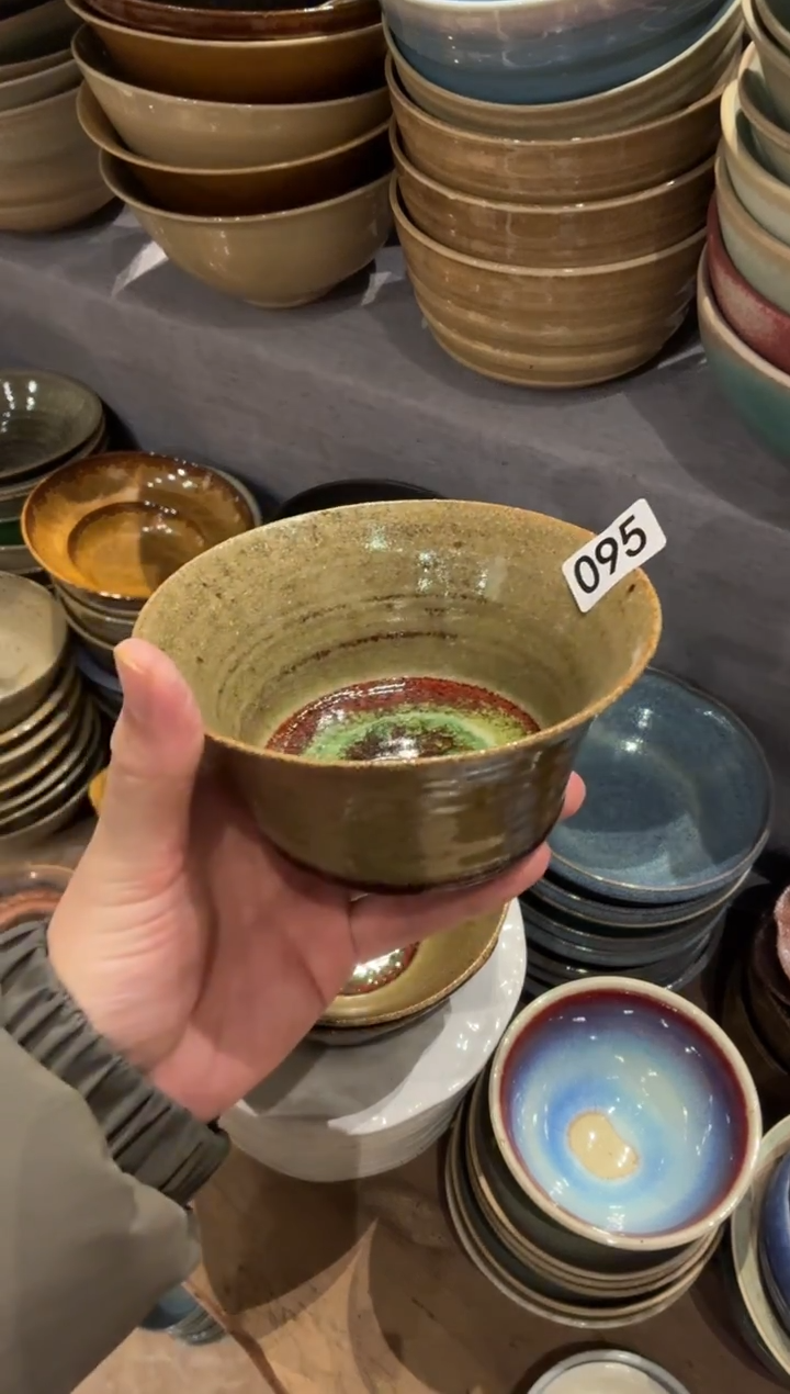 瓷片迁***玲95粗陶手工红心咖色反口小碗1个