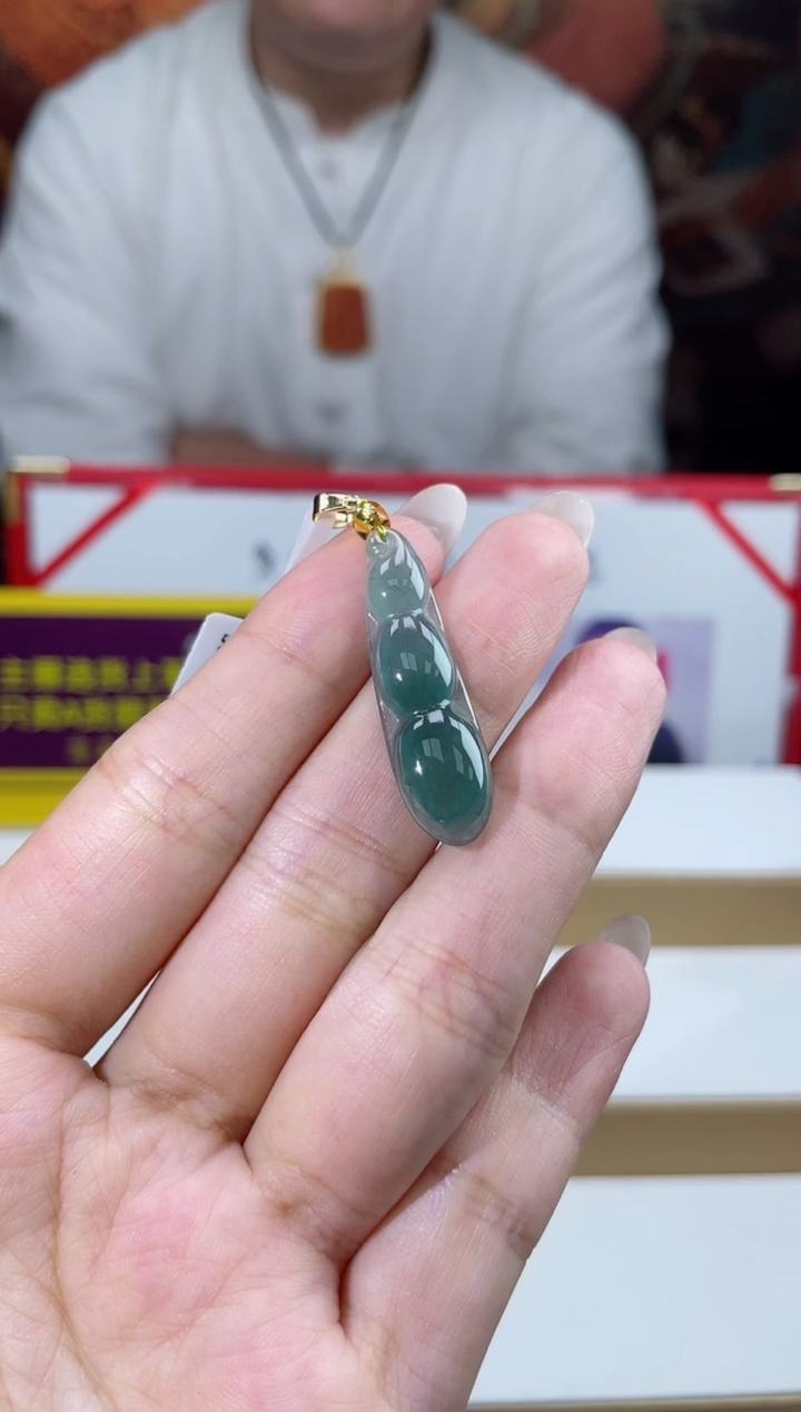 翡翠未镶嵌颈饰多样性发其一挂件