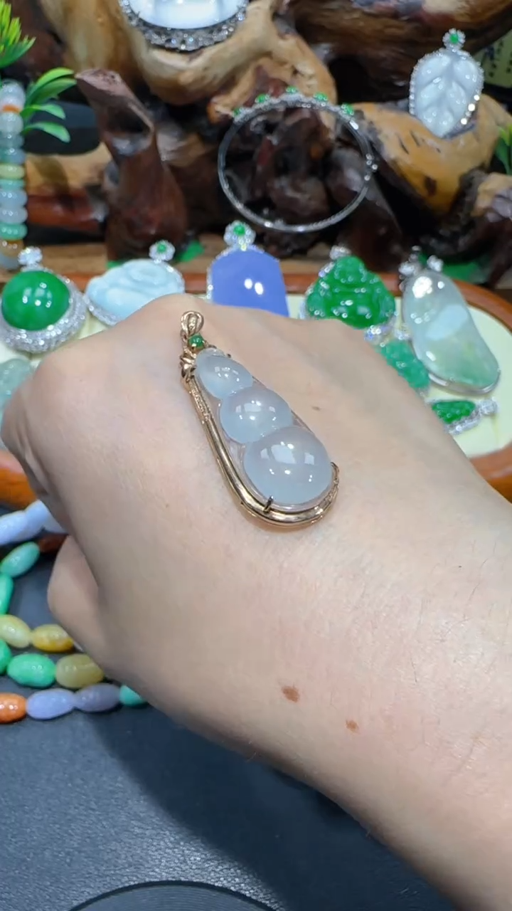 【闪购商品】翡翠颈饰18K金镶嵌吊坠