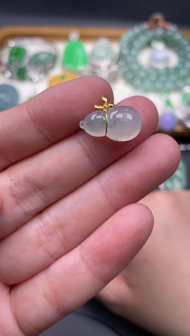 【闪购商品】翡翠颈饰18K金镶嵌69........