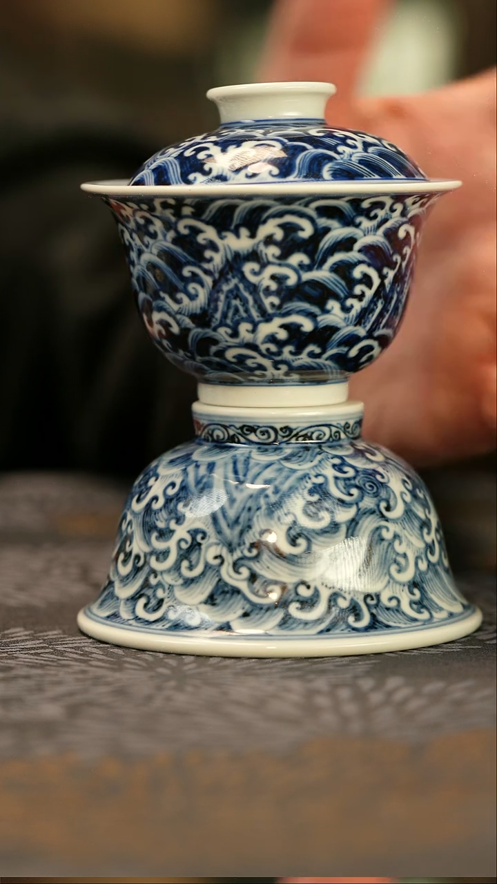 中式老****号不合缝江崖海水盖碗加压手