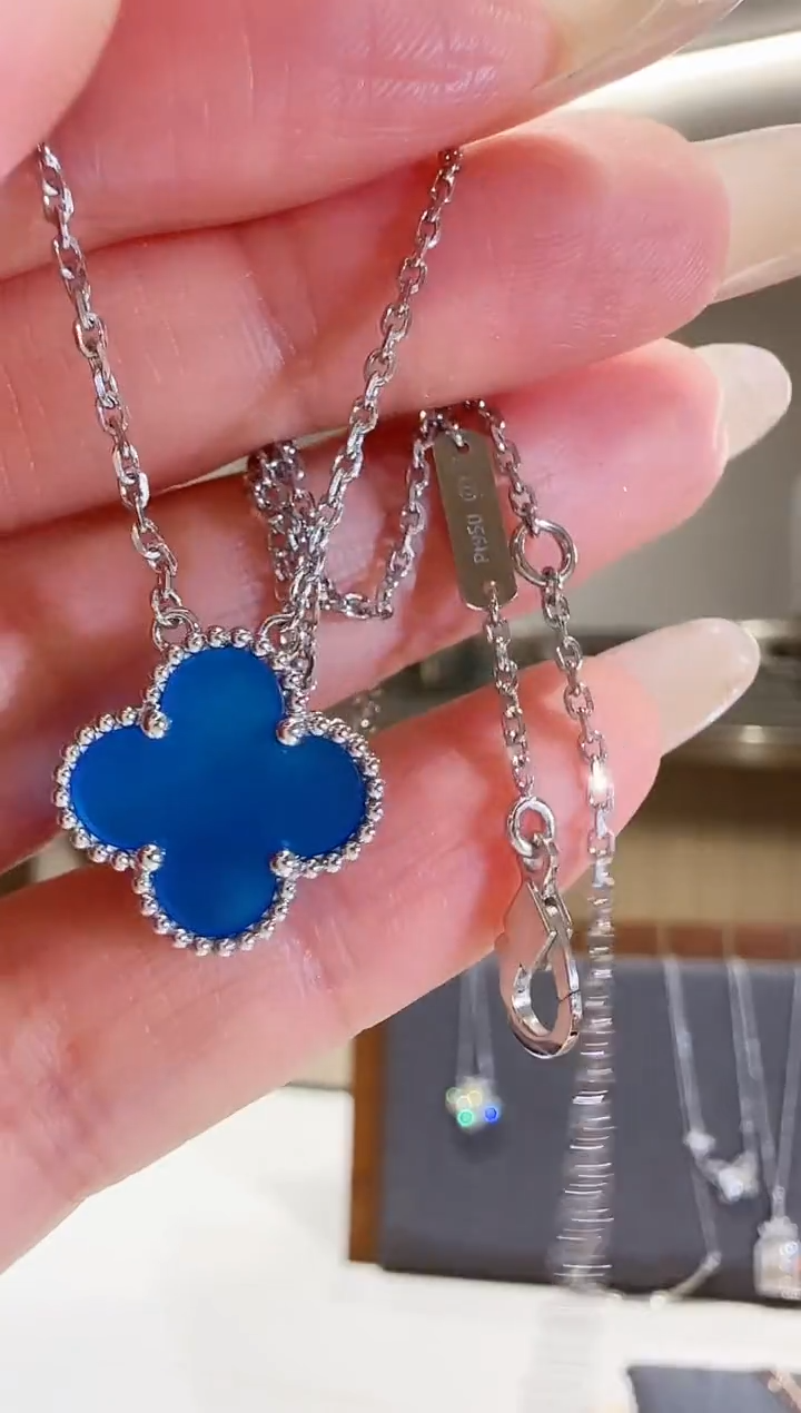定制玛瑙铂Pt950镶嵌蓝色四叶草项链+++