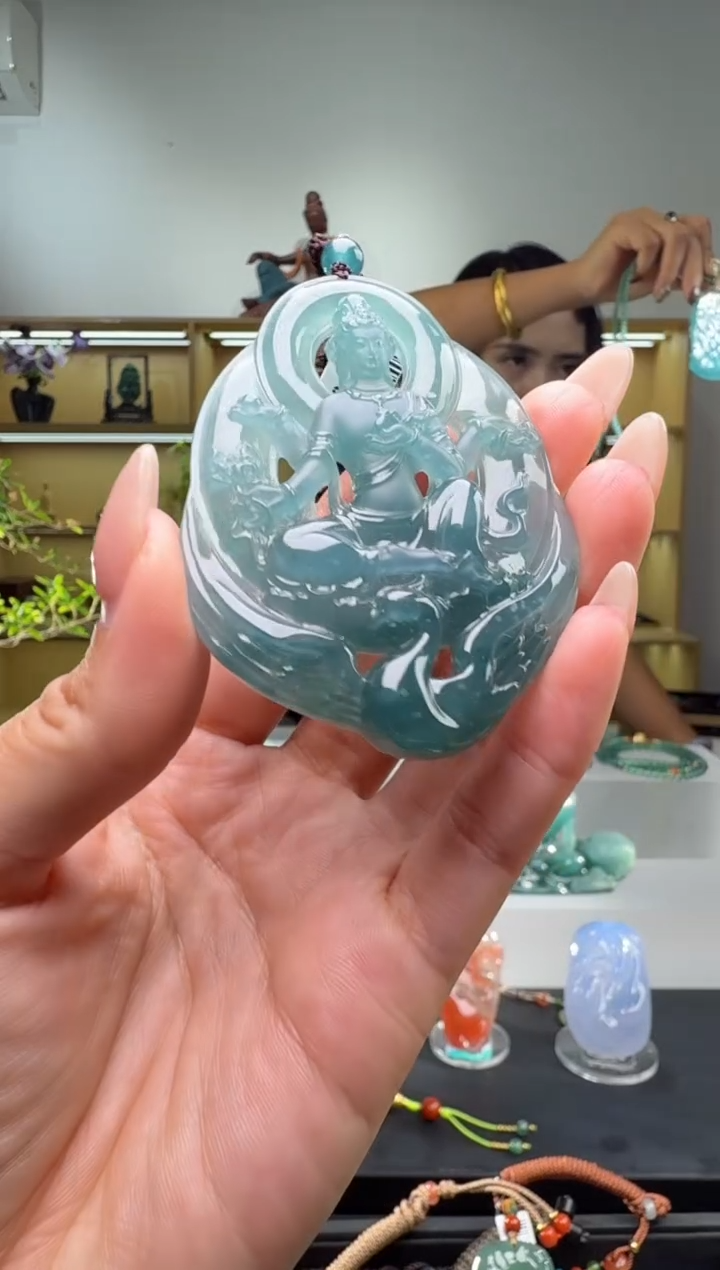 吊坠(不含链)未镶嵌翡翠观音