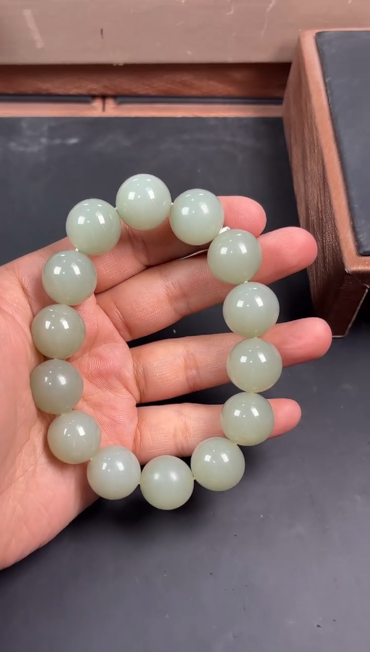 未镶嵌和田玉手串且末微色差近矿卡16手串
