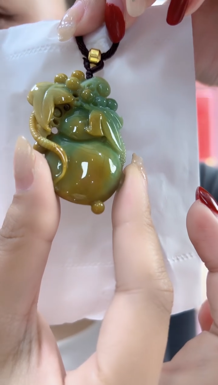 【闪购商品】翡翠颈饰未镶嵌孤品葫芦宽