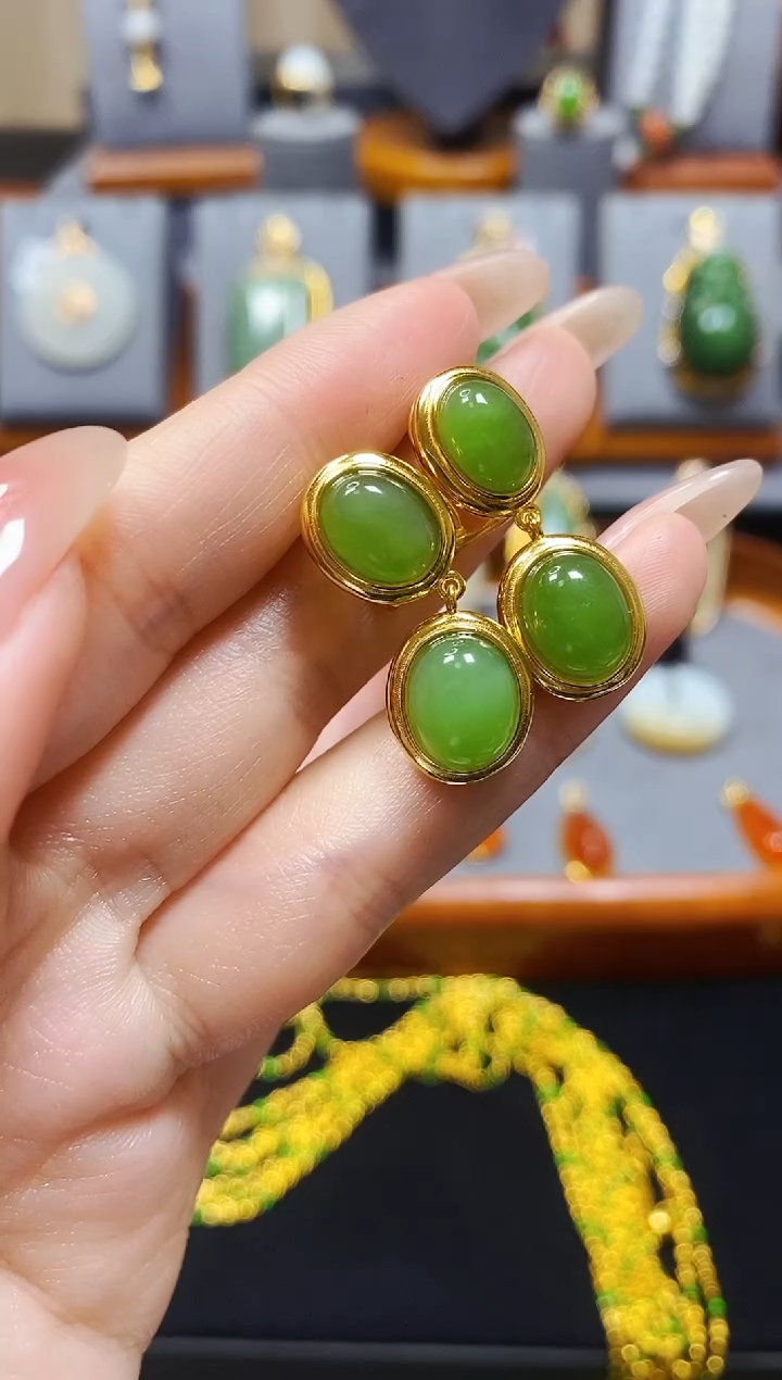 【闪购商品】和田玉碧玉蛋面滴溜耳夹银S925镶嵌*