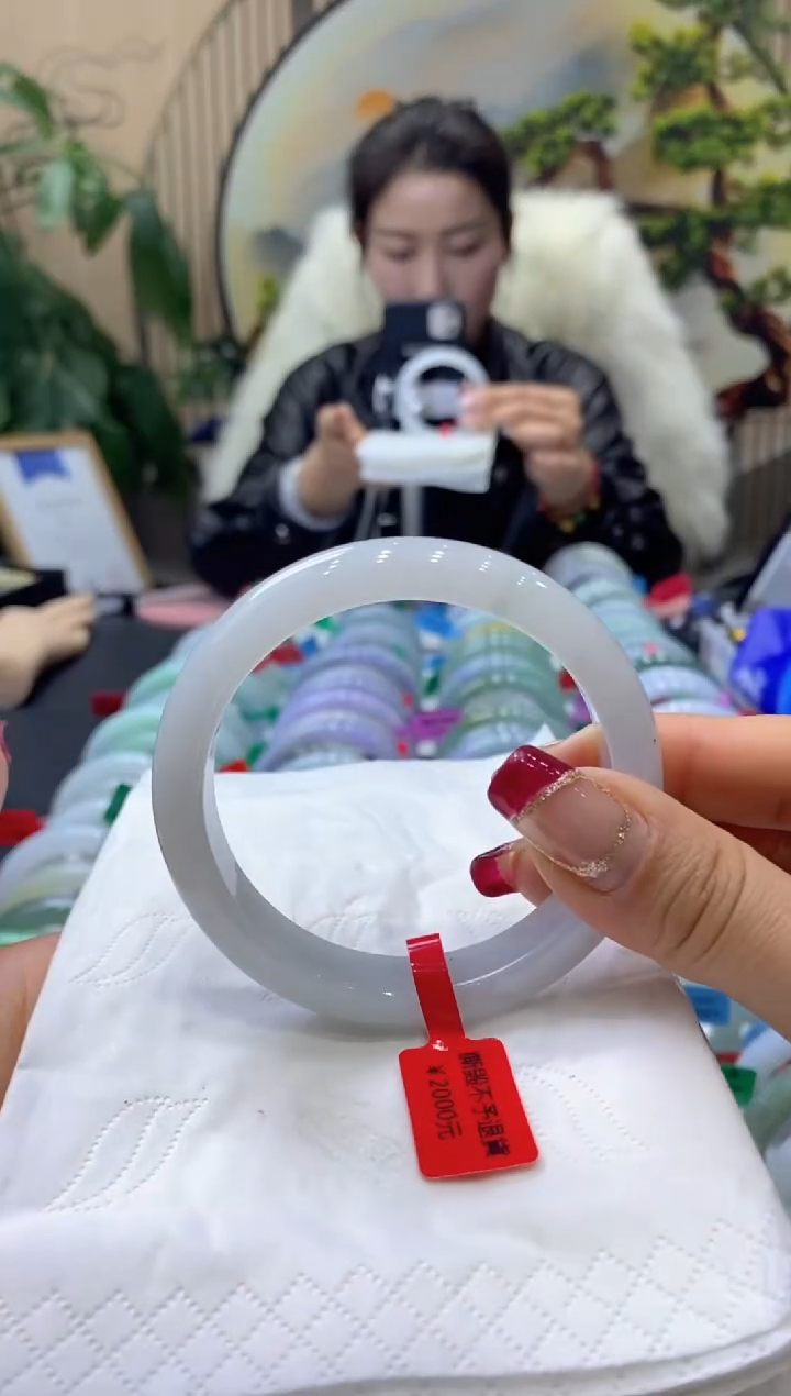 【闪购商品】翡翠手镯未镶嵌99913219