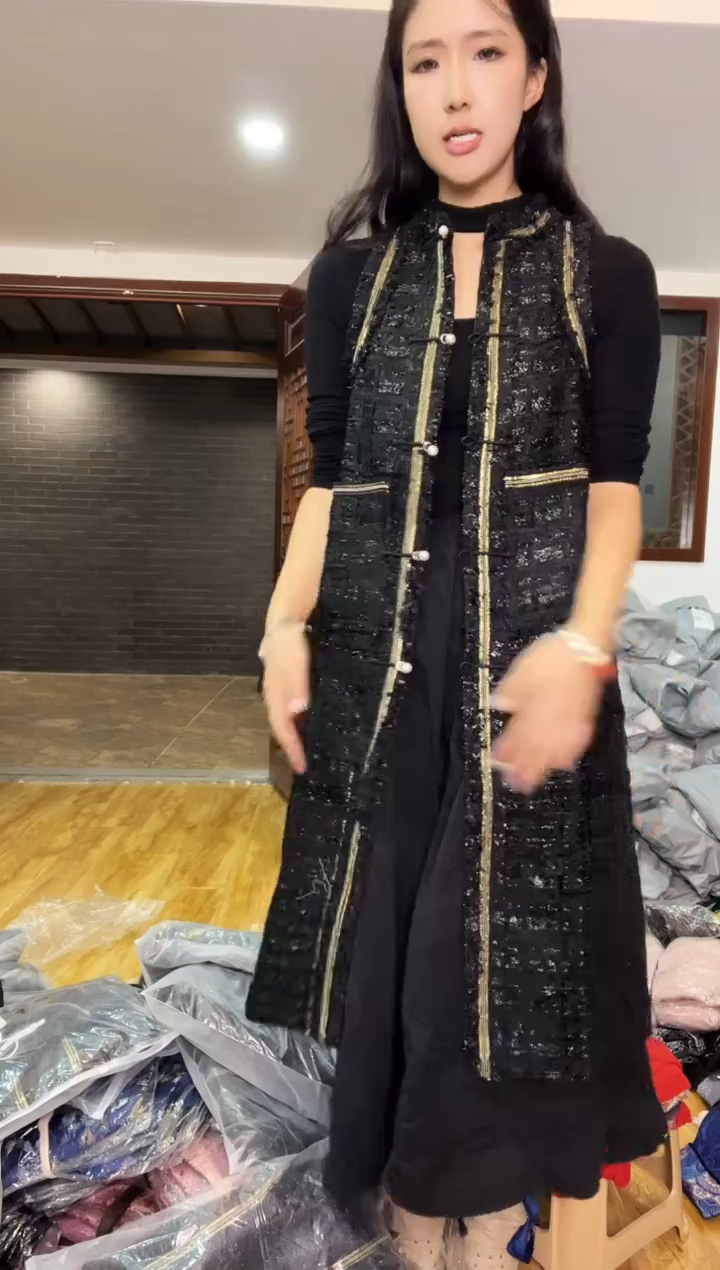 马甲裙       L码        105-115斤