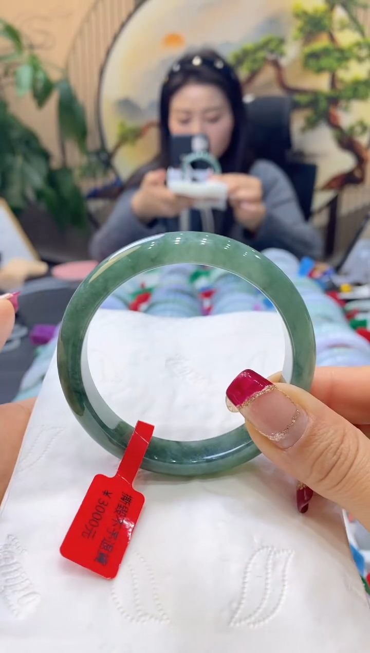 【闪购商品】翡翠手镯未镶嵌99910749