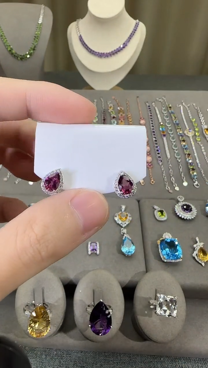 银S925镶嵌耳饰石榴石5*7mm耳钉水滴款