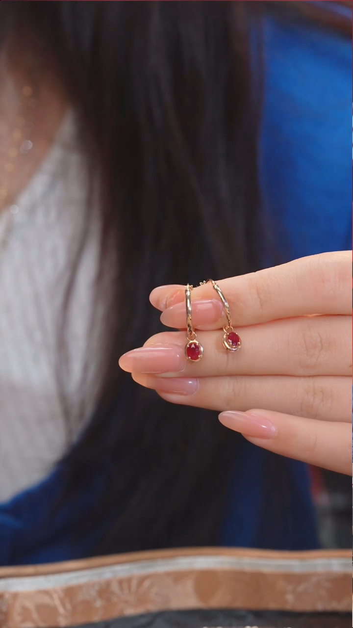 【闪购商品】红宝石耳饰18K金镶嵌（0.88ct）@@Q5308