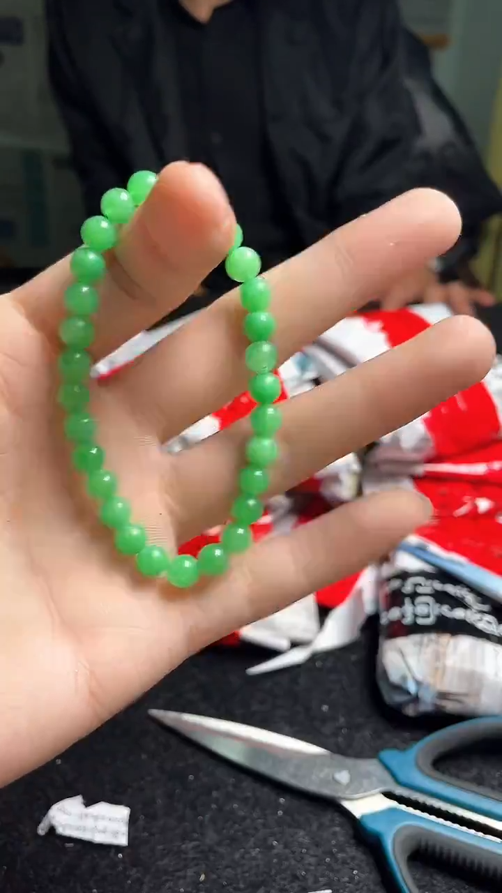 猛子收货满绿手串