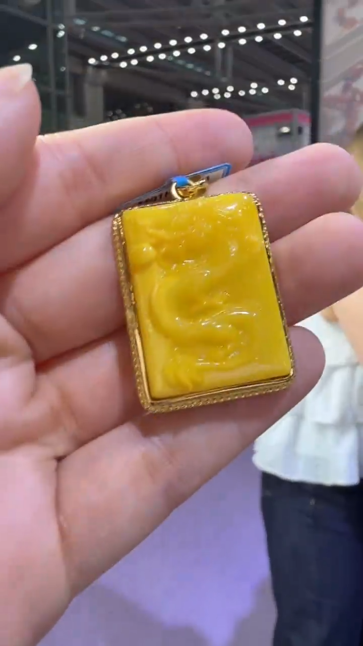 琥珀颈饰未镶嵌39秒拍号假一罚三