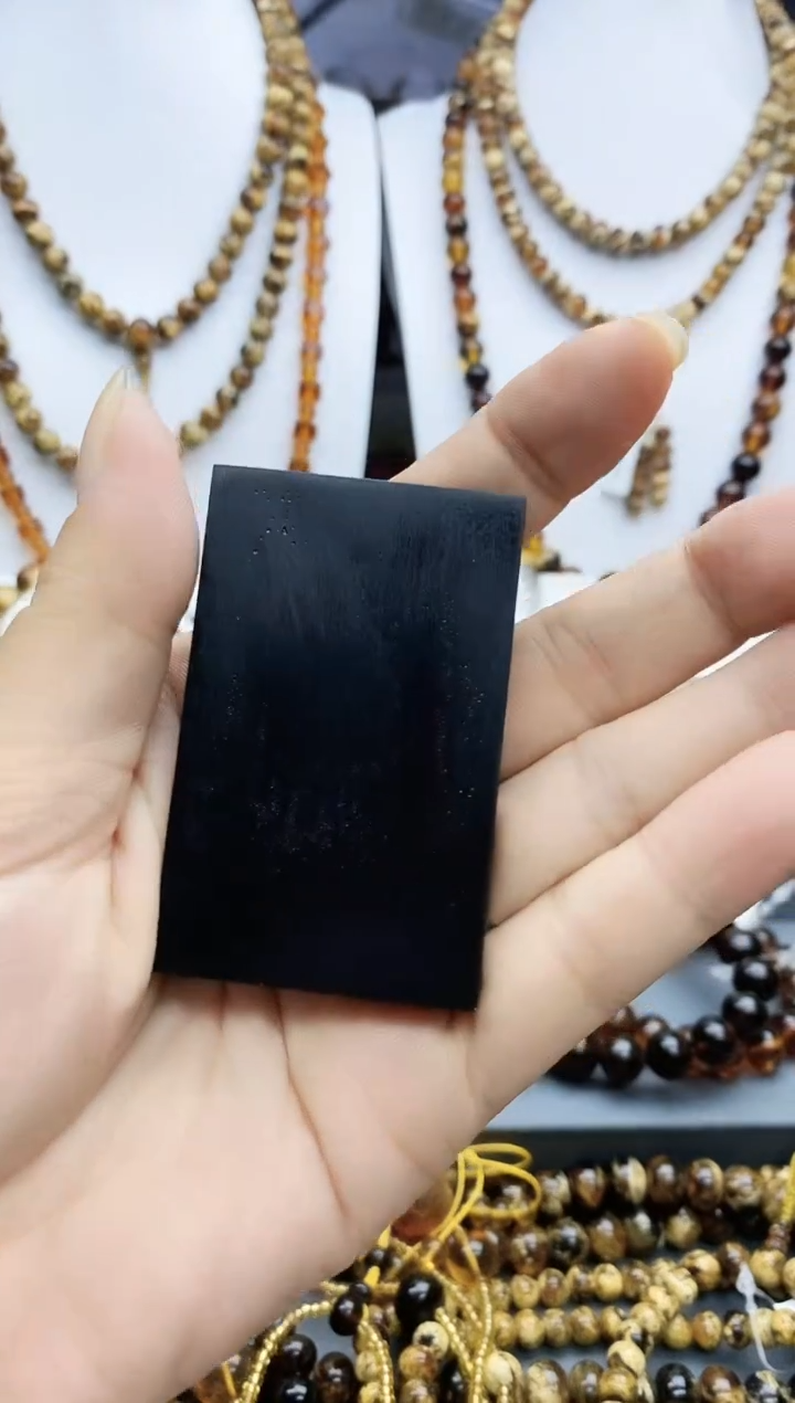 【闪购商品】琥珀颈饰未镶嵌煤精