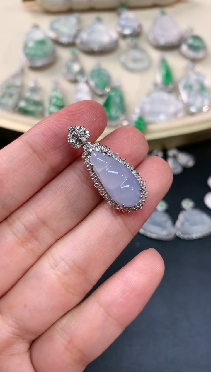 【闪购商品】翡翠吊坠(不含链)18K金镶嵌A84|9800