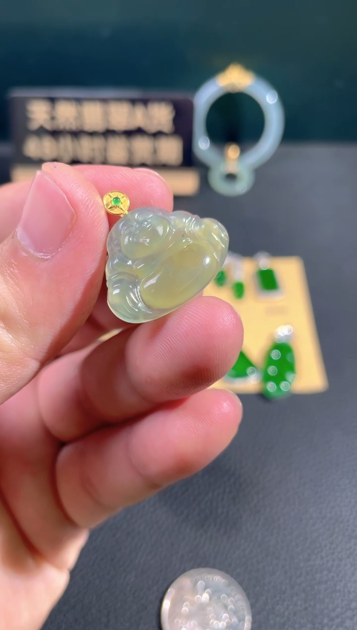 【闪购商品】翡翠颈饰18K金镶嵌翡翠