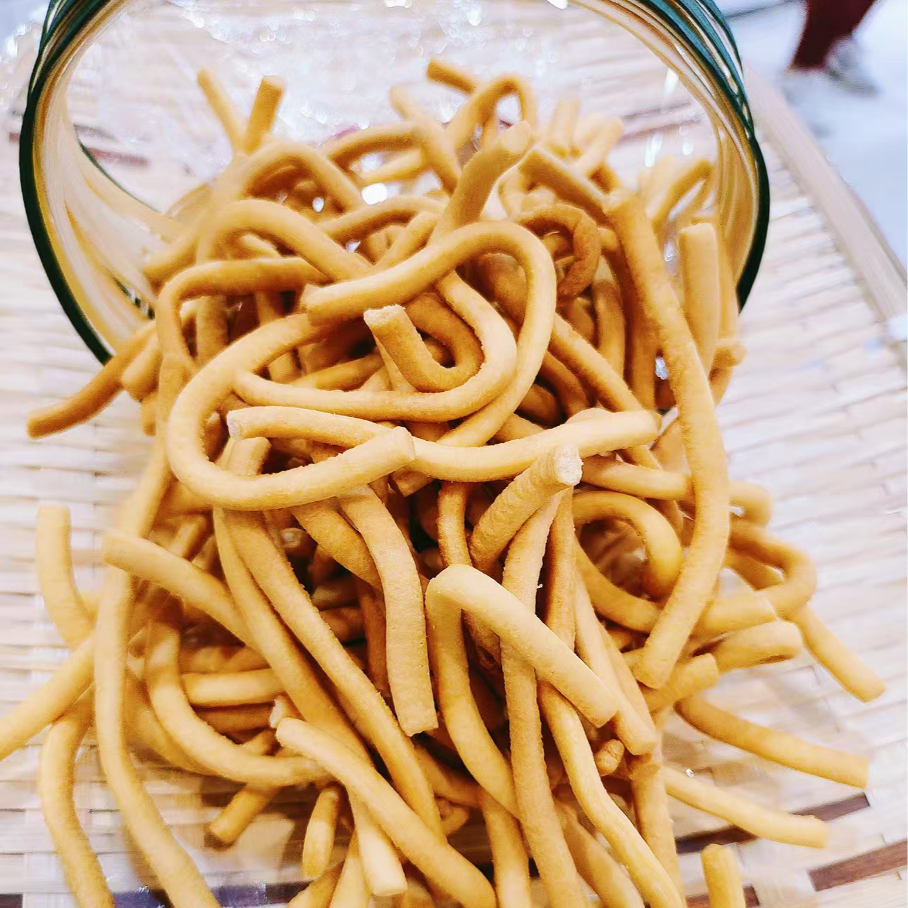 嘎嘣脆零食小酥条