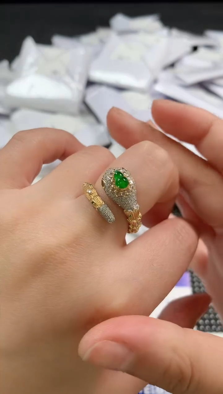 【闪购商品】翡翠戒指18K金镶嵌59             