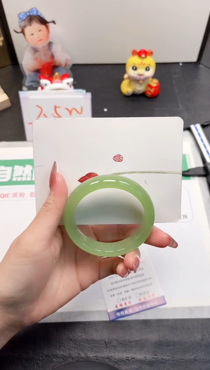 【闪购商品】石英质玉手镯未镶嵌358-54.4