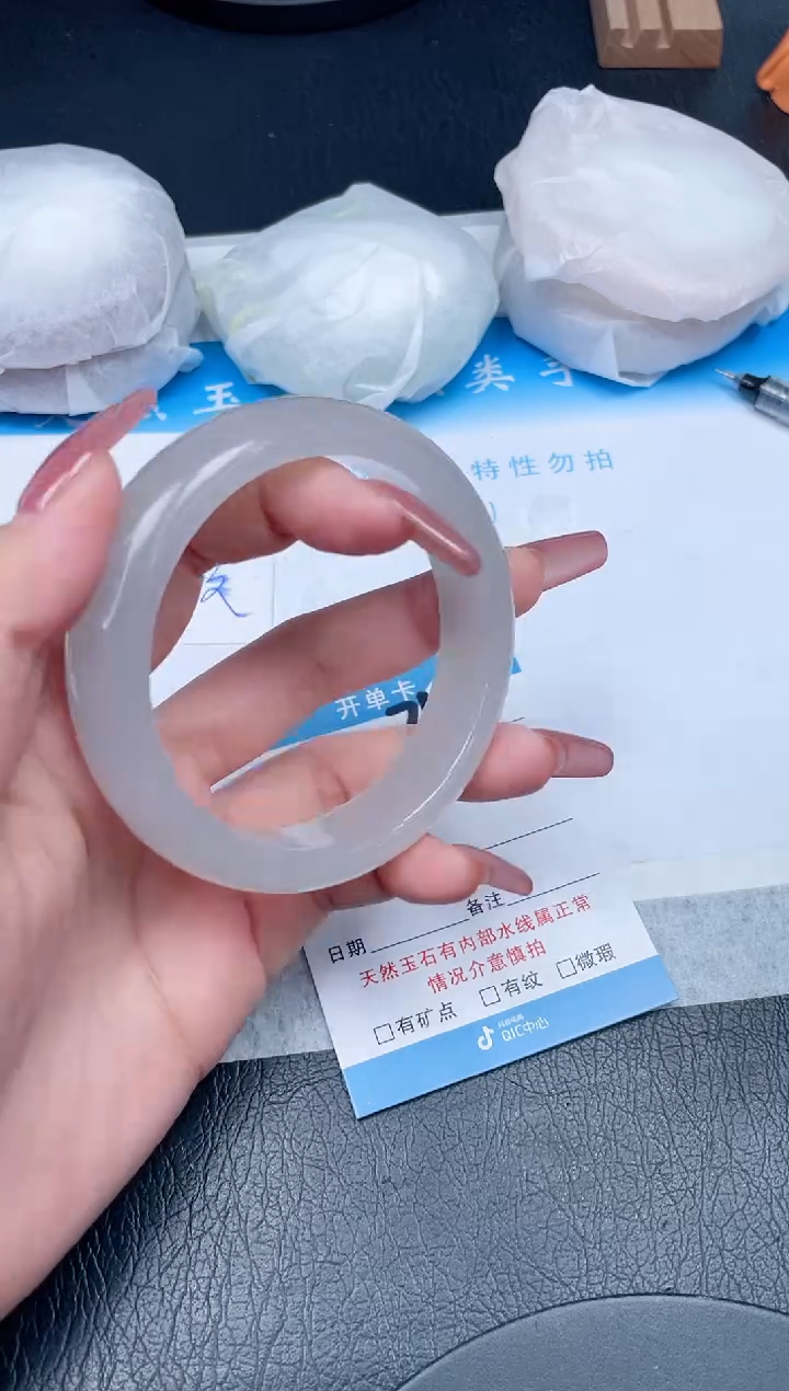 【闪购商品】石英质玉手镯未镶嵌312-59.3