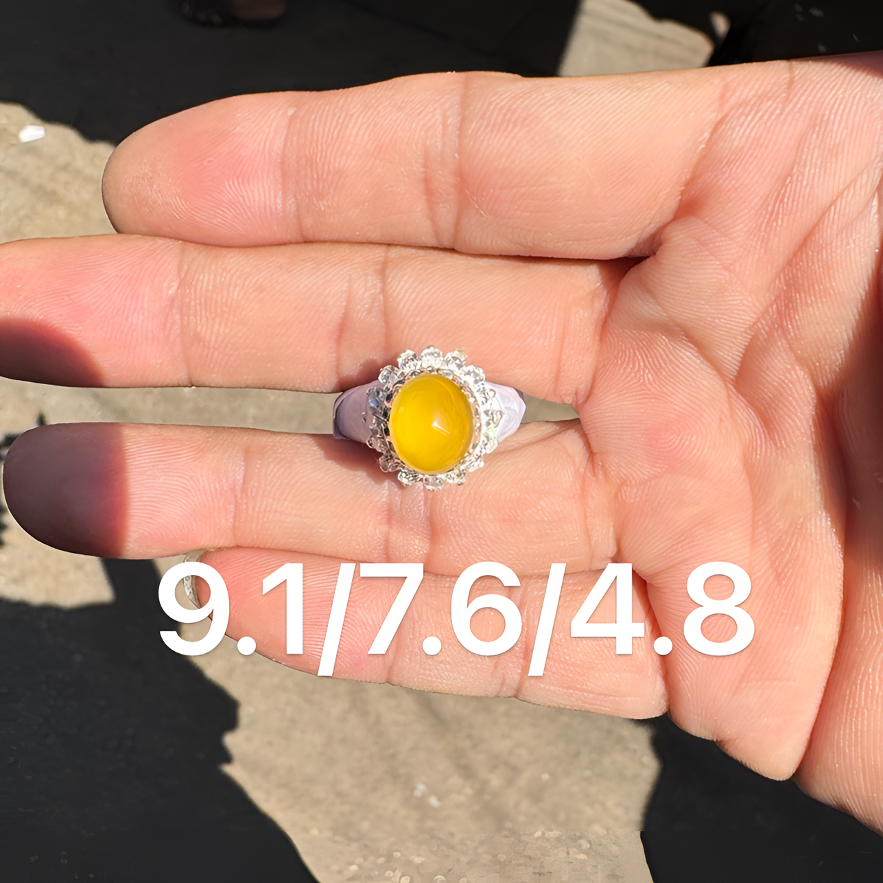 1106(小哪吒在源头)玻璃种翡翠柠檬黄戒面干净饱满杠味荧光足M80
