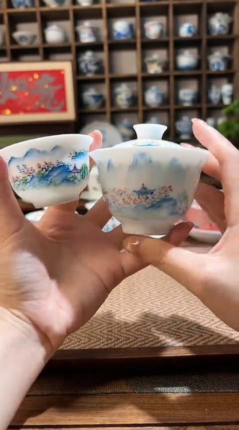 【闪购商品】五彩山水盖碗+送五彩山水杯