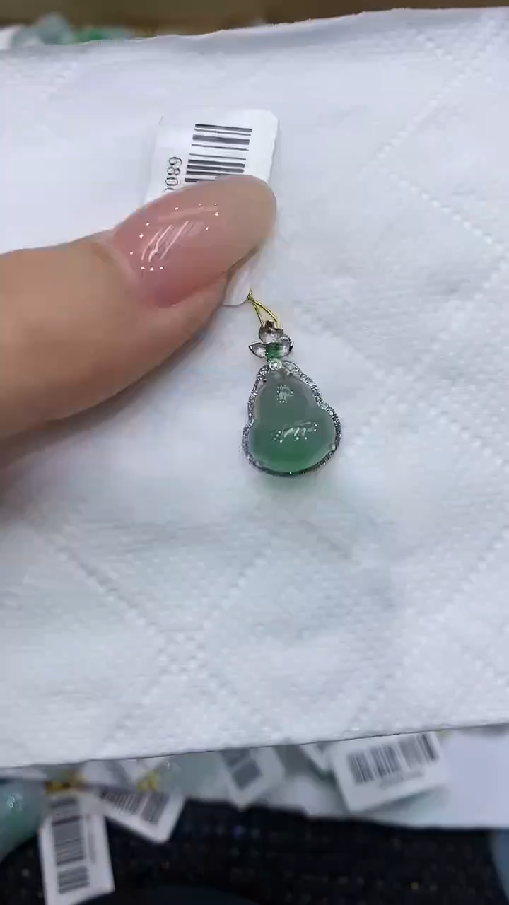 翡翠18K金镶嵌颈饰111111111111