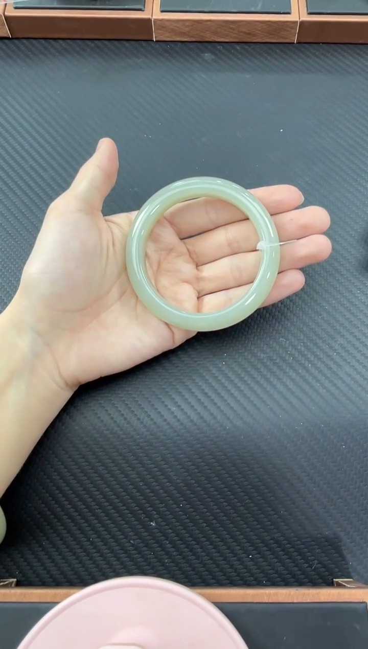 【闪购商品】和田玉手镯未镶嵌且末微色差近矿卡58手镯