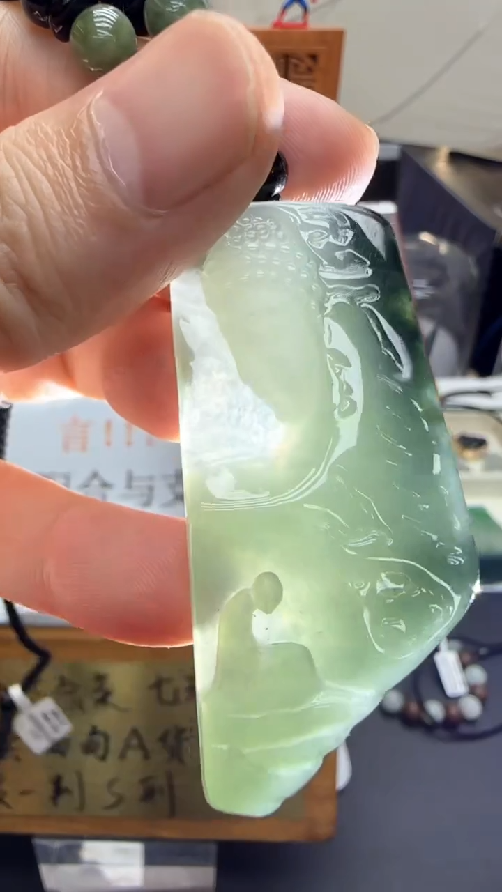 【闪购商品】翡翠挂件未镶嵌国雕谢林工（定制退货扣1000元）