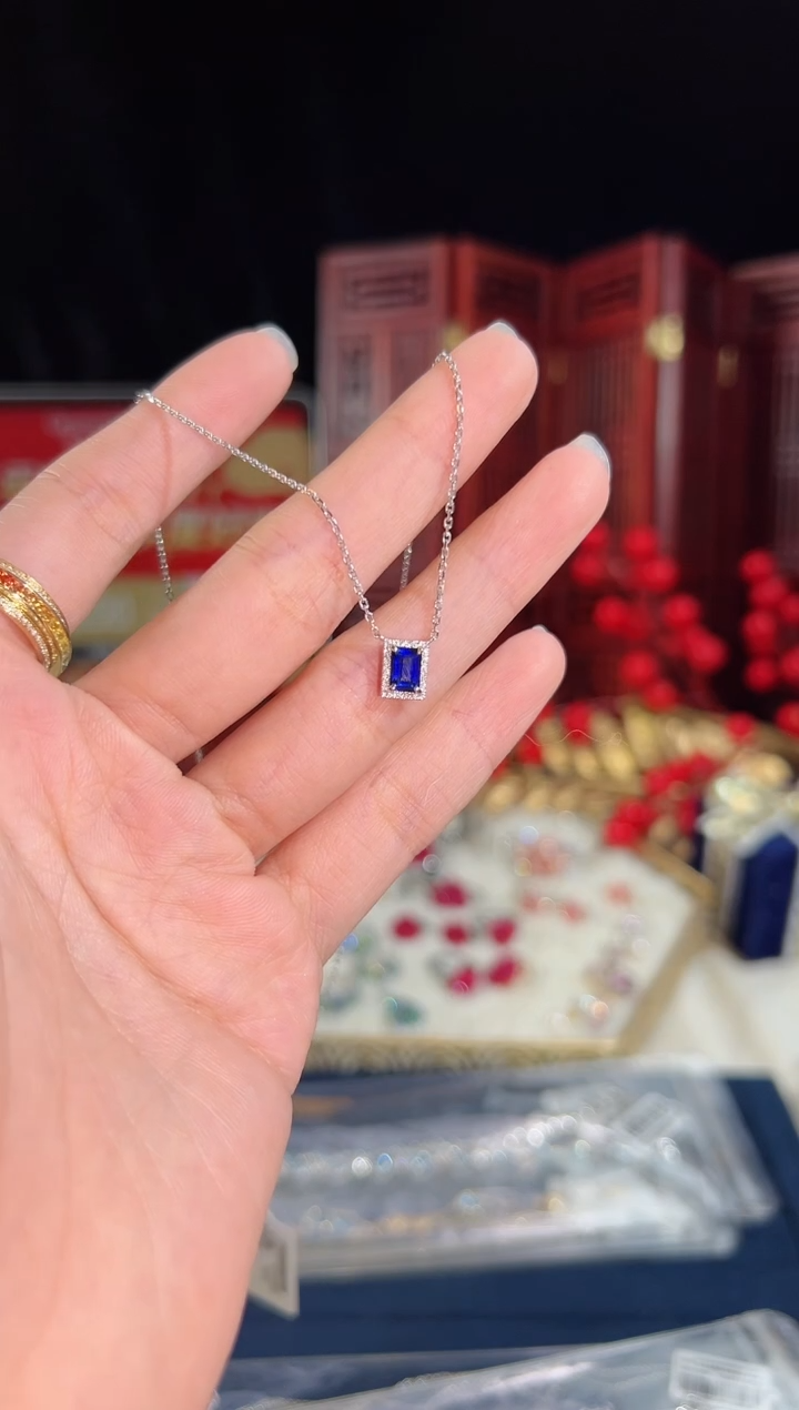 【闪购商品】蓝宝石颈饰18K金镶嵌BN16150#-GTCW#89