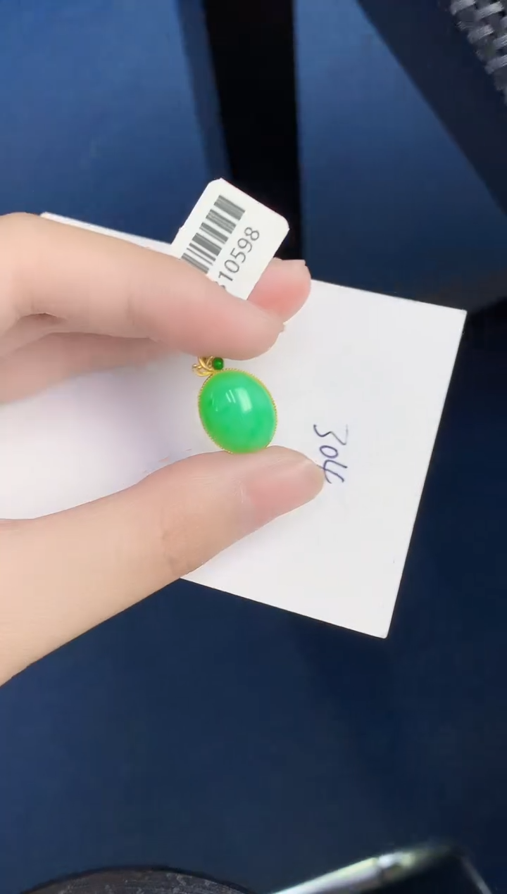 翡翠18K金镶嵌颈饰000000000