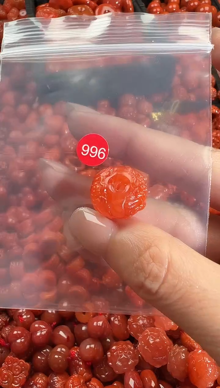 颈饰未镶嵌南红玛瑙1