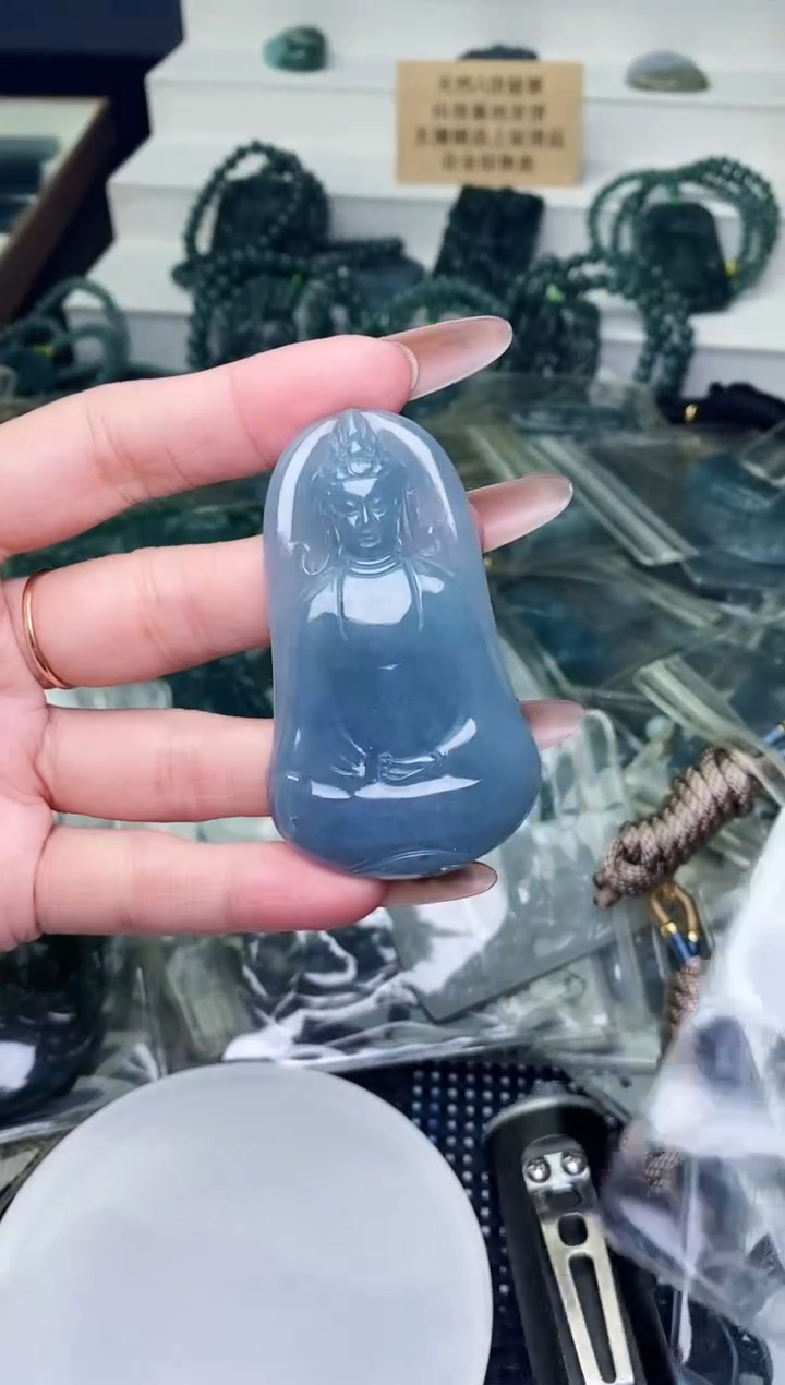 颈饰未镶嵌翡翠 