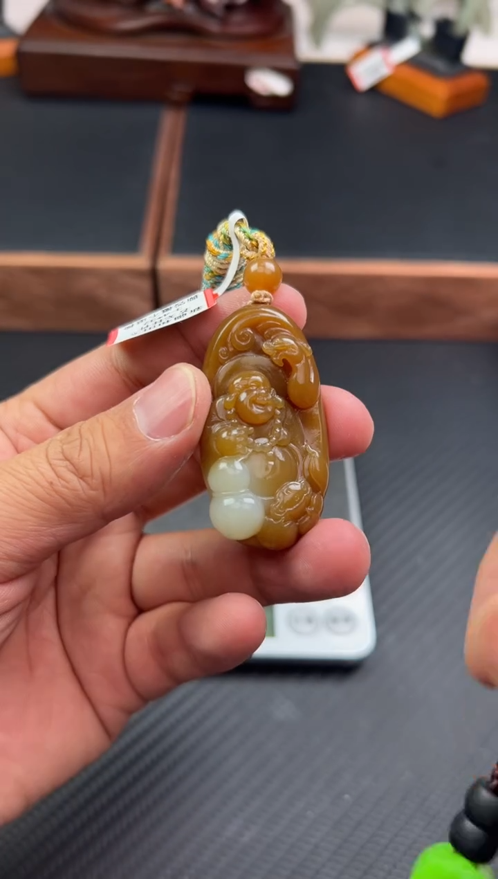 和田玉未镶嵌吊坠(赠链)若羌微色差