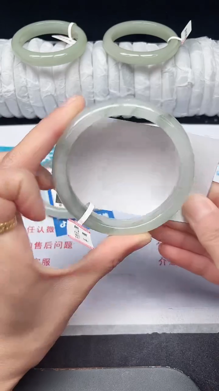 未镶嵌手镯石英质玉182-61/62