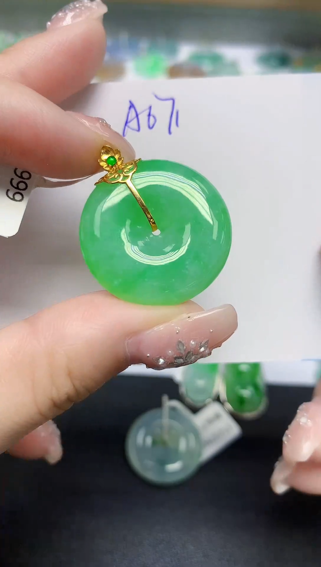 颈饰18K金镶嵌翡翠天然缅甸翡翠A货翡翠百元以上9元证书费自理