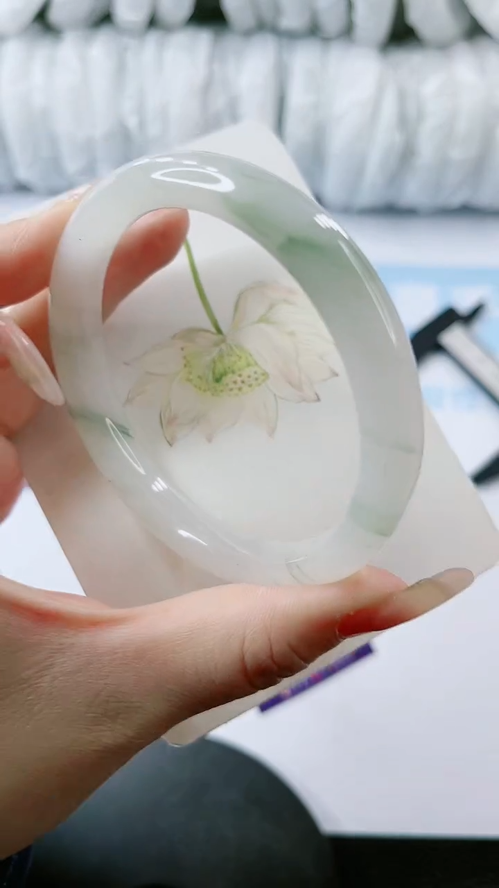 【闪购商品】石英质玉手镯未镶嵌多样性发货L196