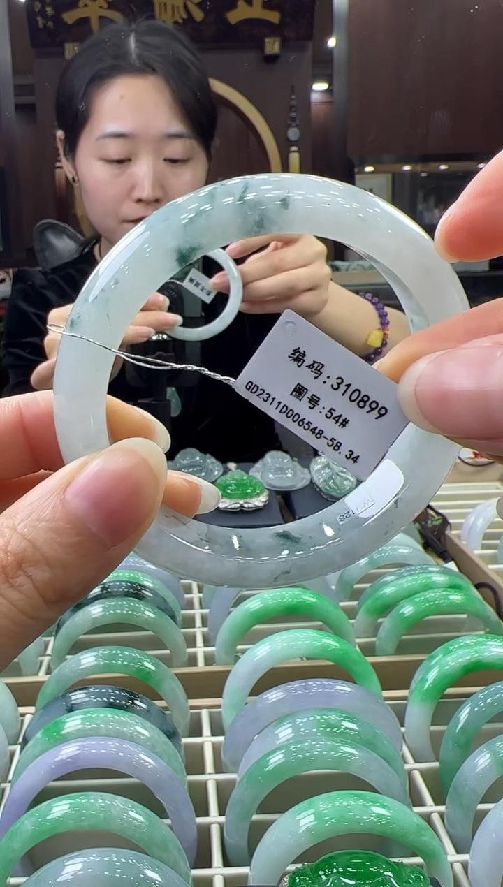 【闪购商品】翡翠手镯未镶嵌手镯