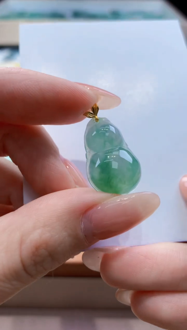 颈饰18K金镶嵌翡翠天然翡翠挂件