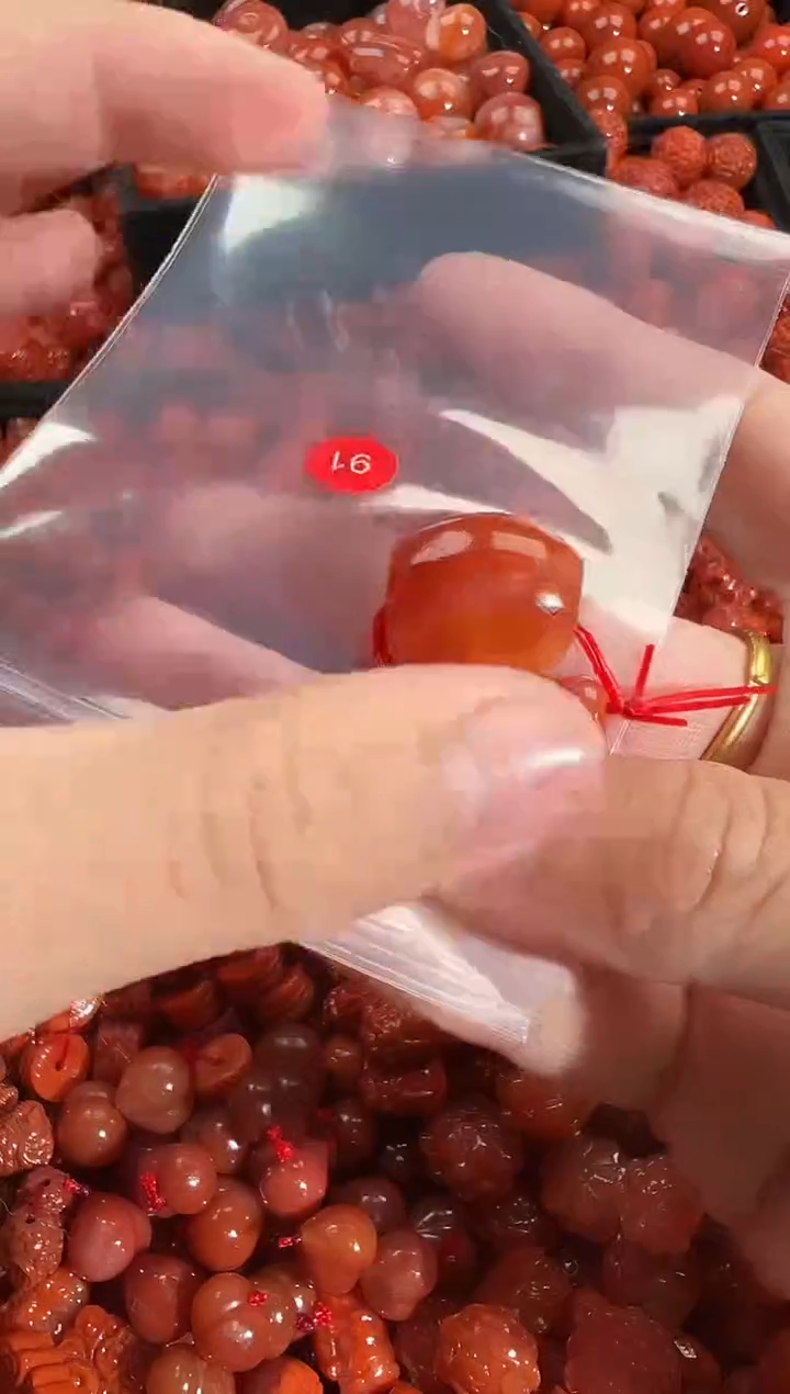 颈饰未镶嵌南红玛瑙1