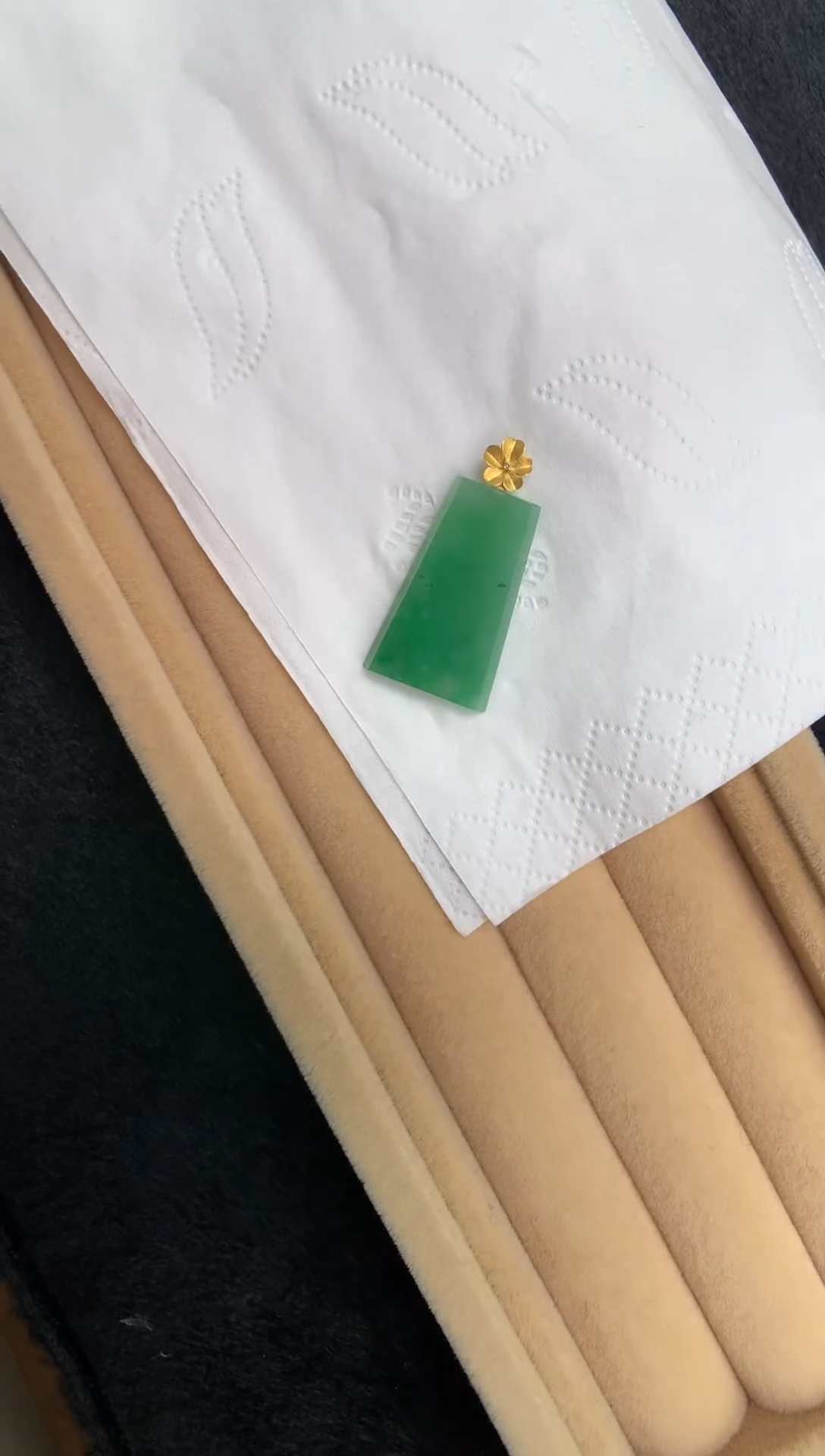 【闪购商品】翡翠颈饰18K金镶嵌无事牌