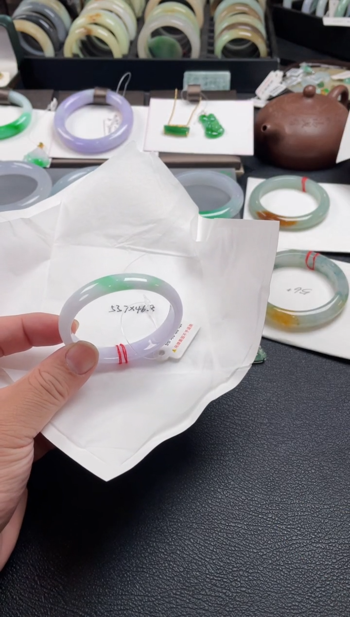 【闪购商品】翡翠手镯未镶嵌54贵妃