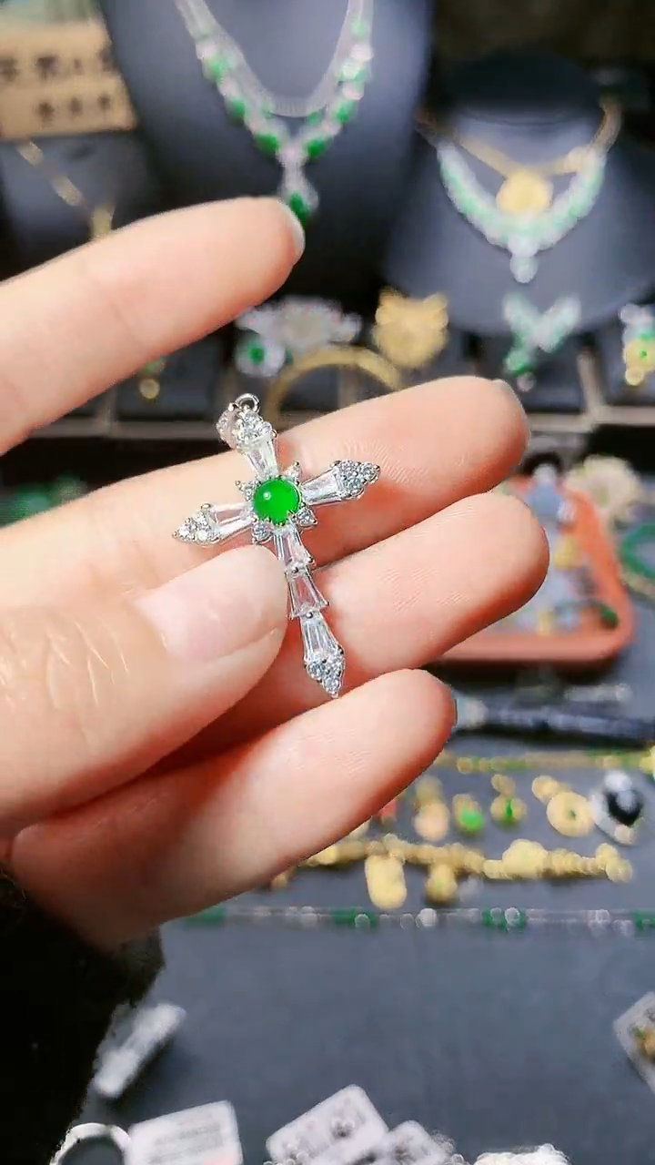 【闪购商品】翡翠项链银S925镶嵌吊坠