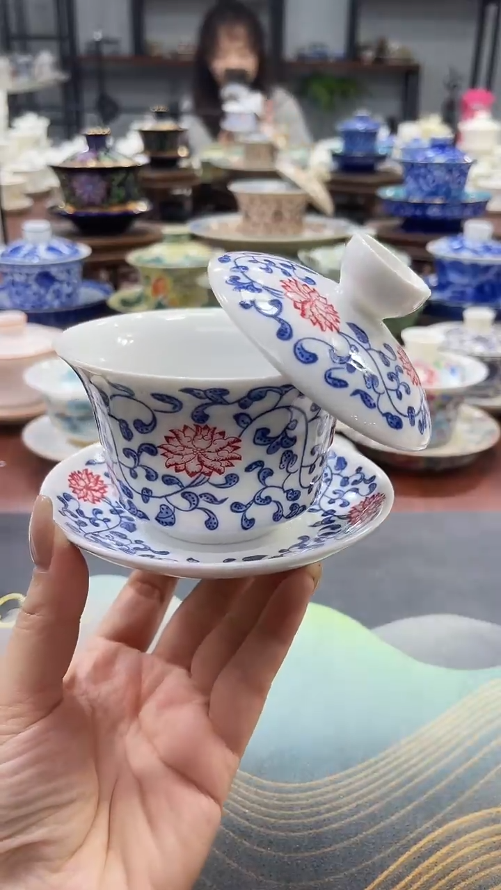 【闪购商品】中号马蹄青花釉下缠枝莲