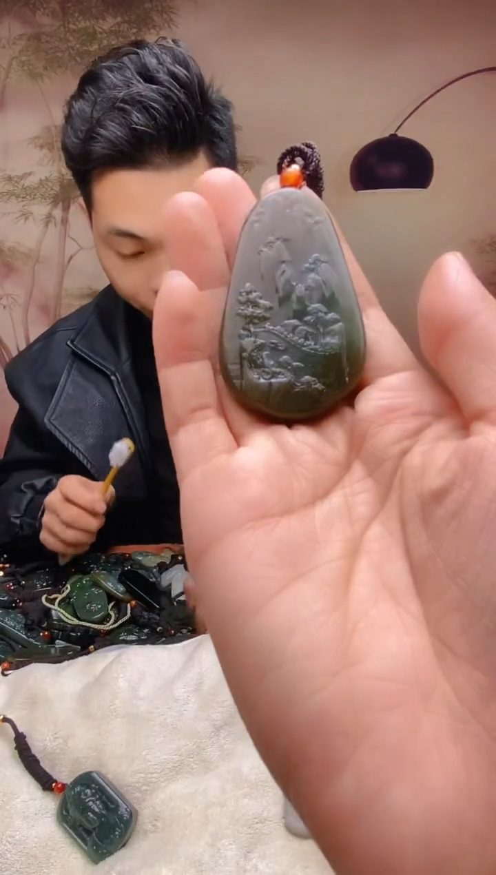 颈饰未镶嵌和田玉1