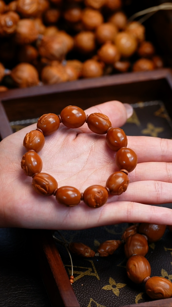 【闪购商品】橄榄核吊坠苏工橄榄核