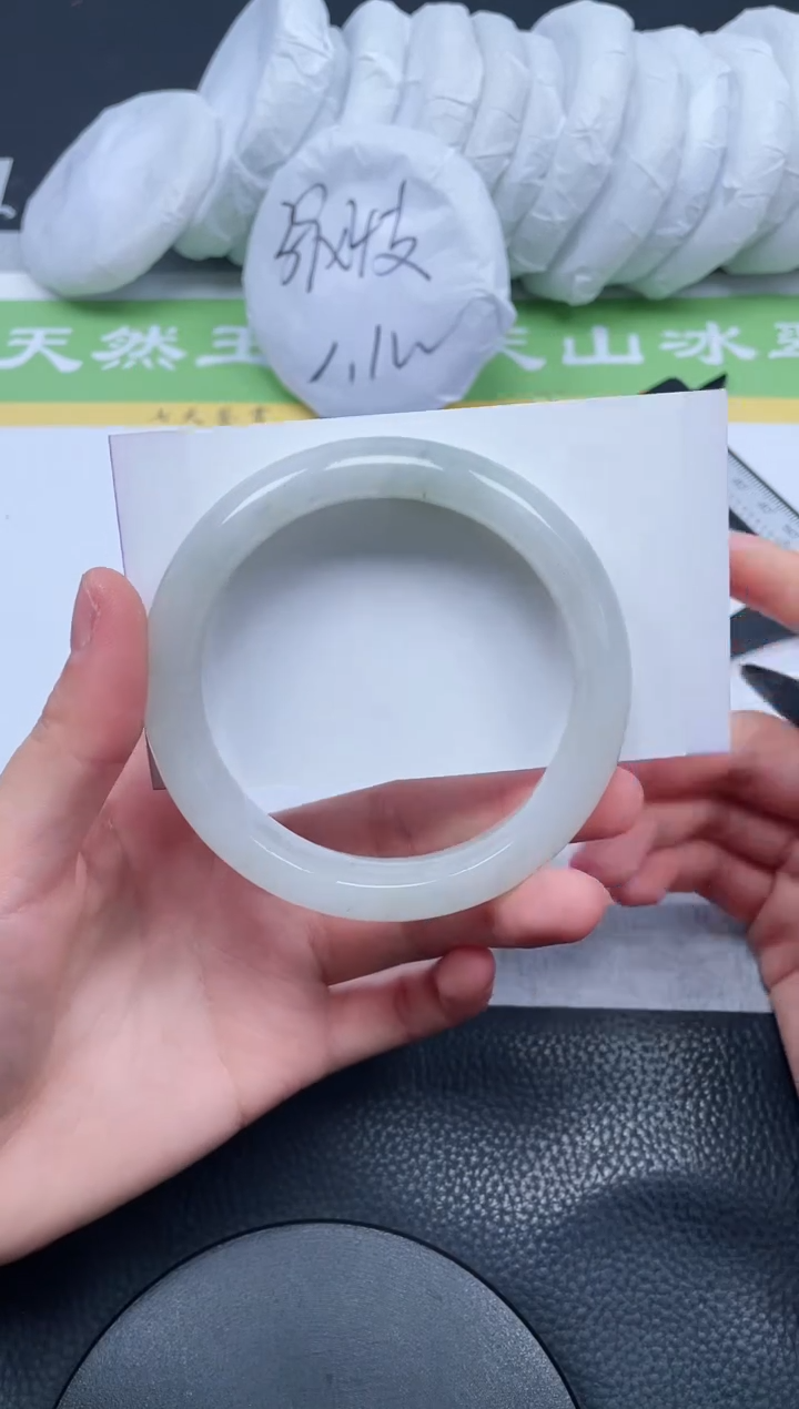 【闪购商品】石英质玉手镯未镶嵌A84-60.8