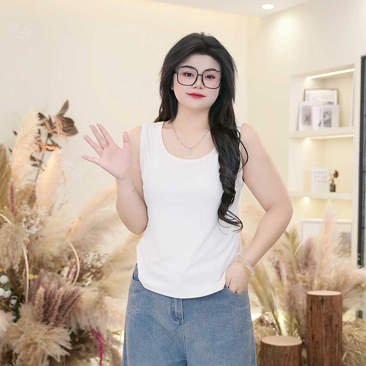 梦丞-春夏季薄款大码背心吊带女遮副乳百搭白色无袖内搭背心打底