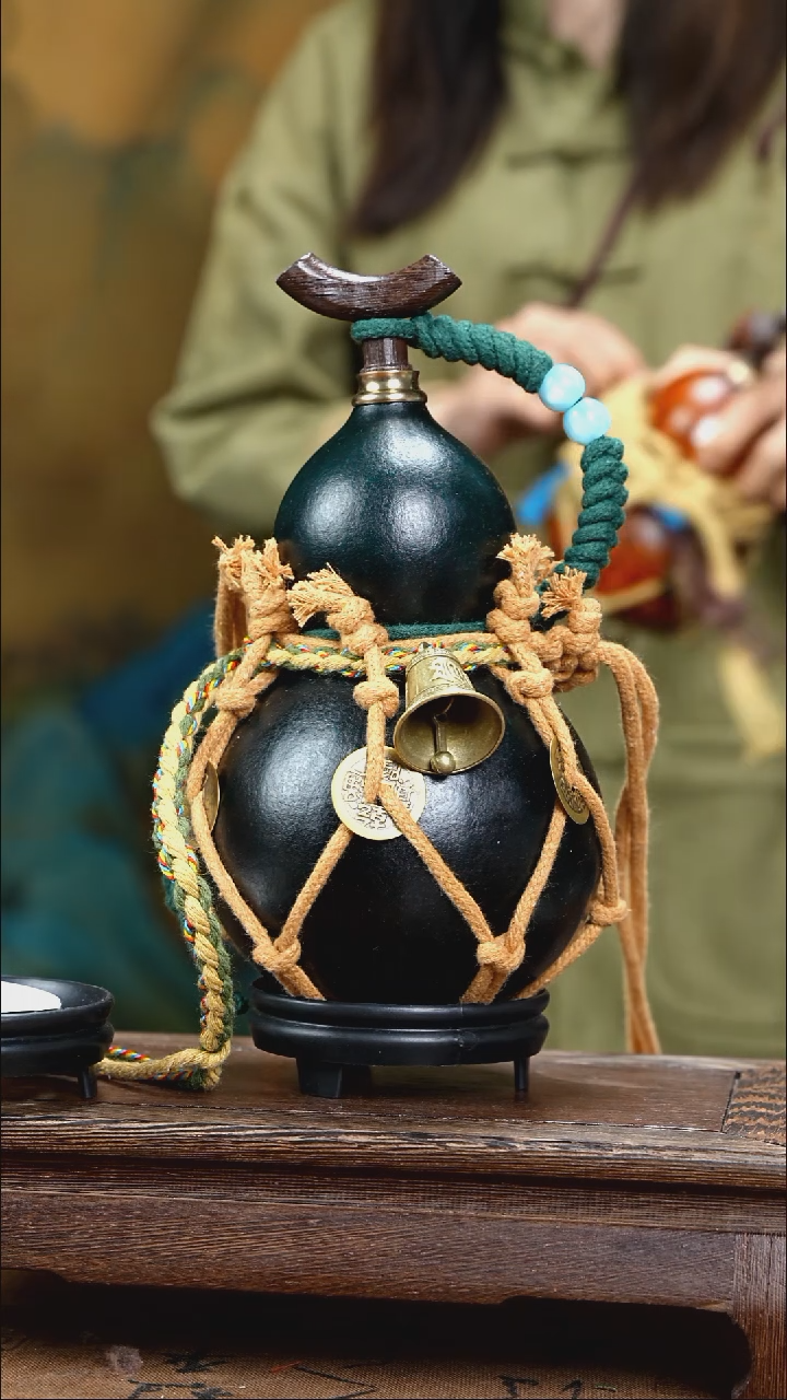 YN043复古网兜款天然酒葫芦（一物一拍）